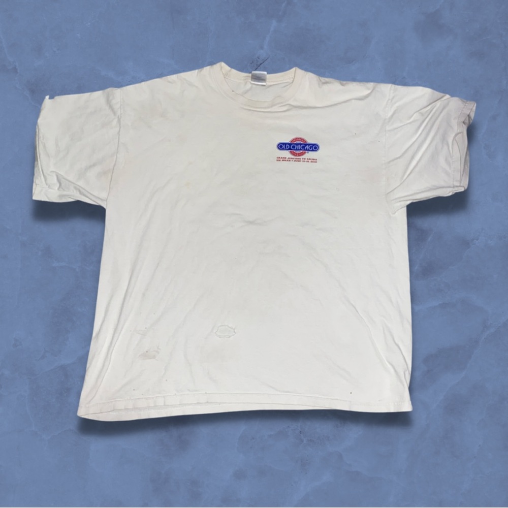 Gildan Old Chicago Men’s XXL White Graphic Tee